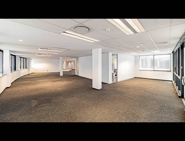 3,330M² OFFICE TO LET IN ROSEBANK